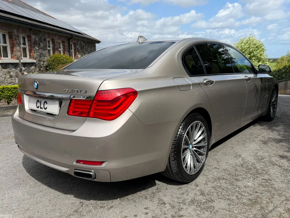 BMW 7-Series Saloon, Petrol, 2010, Silver