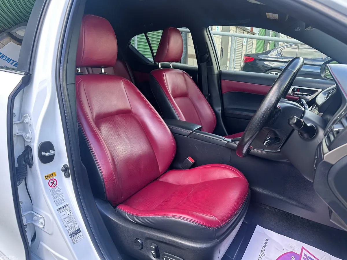 Lexus CT Hatchback, Petrol Hybrid, 2016, White