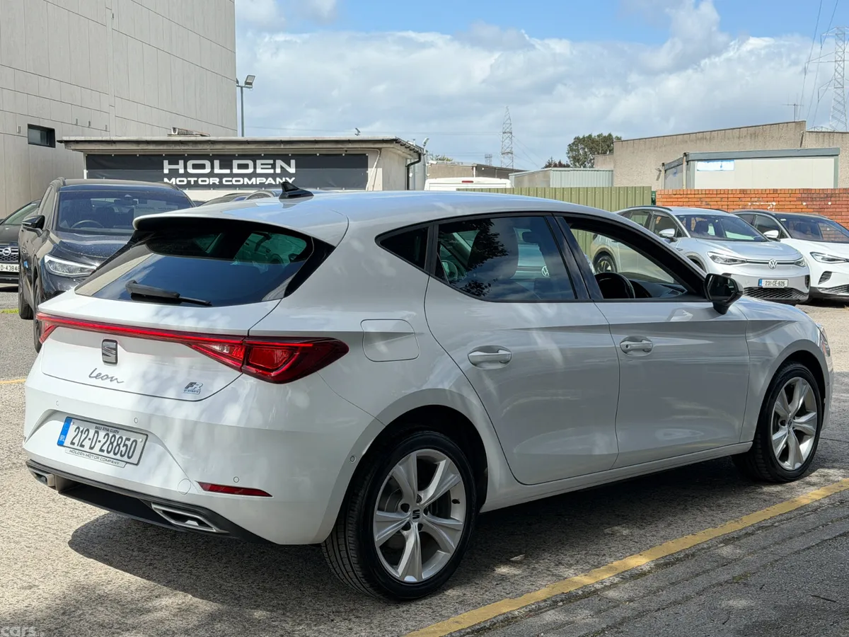 SEAT Leon Hatchback, Petrol Plug-in Hybrid, 2021, White