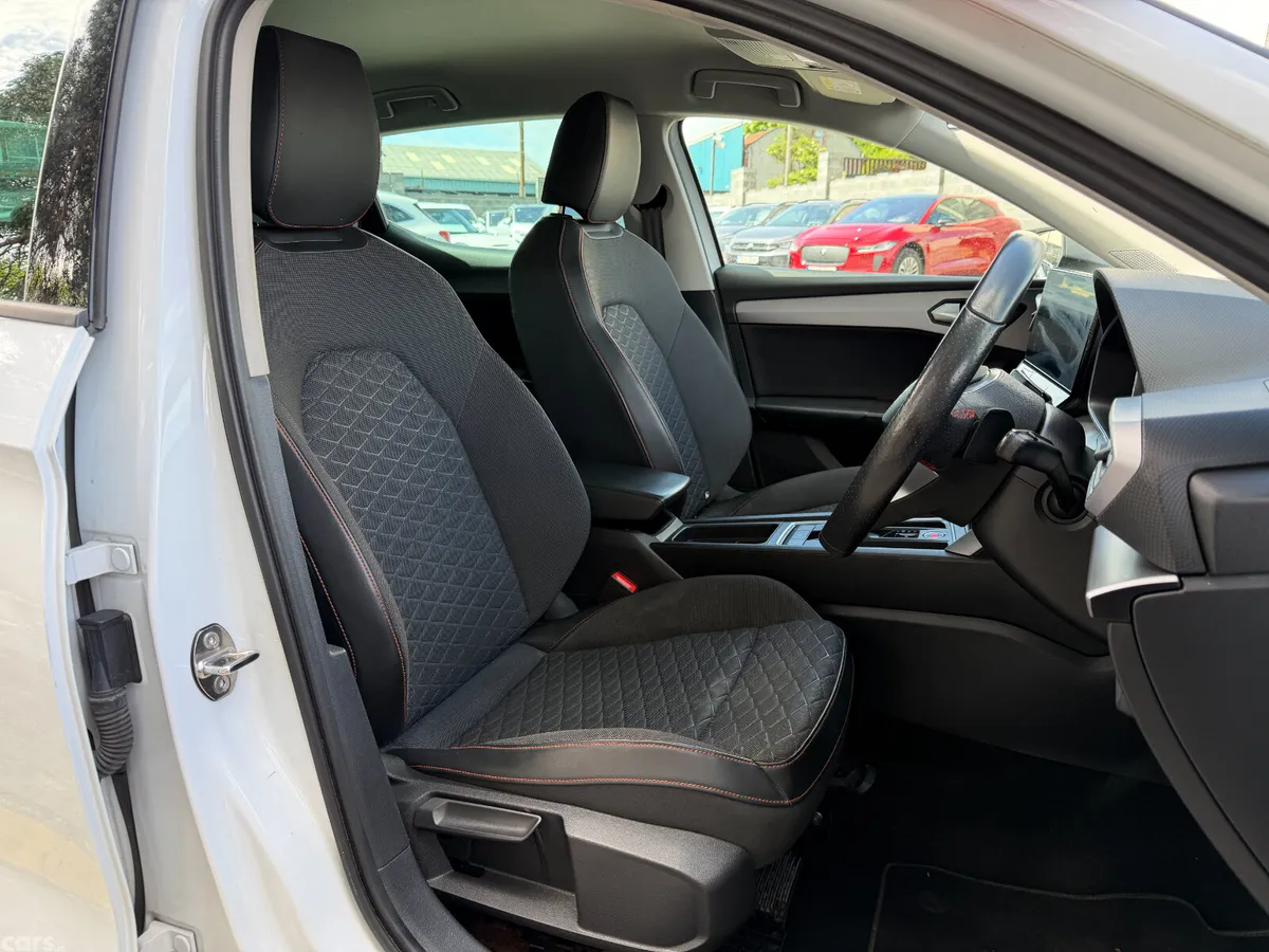 SEAT Leon Hatchback, Petrol Plug-in Hybrid, 2021, White
