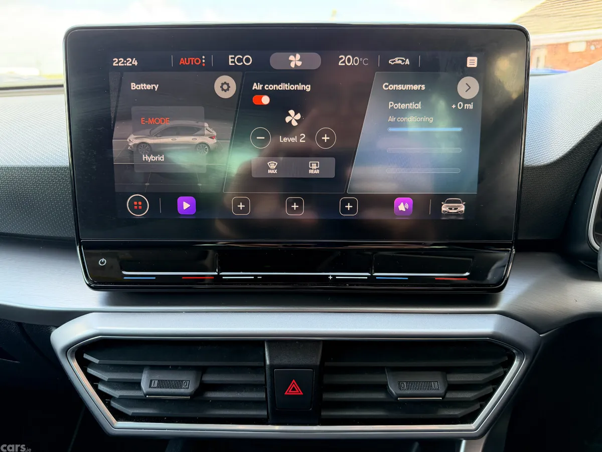 SEAT Leon Hatchback, Petrol Plug-in Hybrid, 2021, White