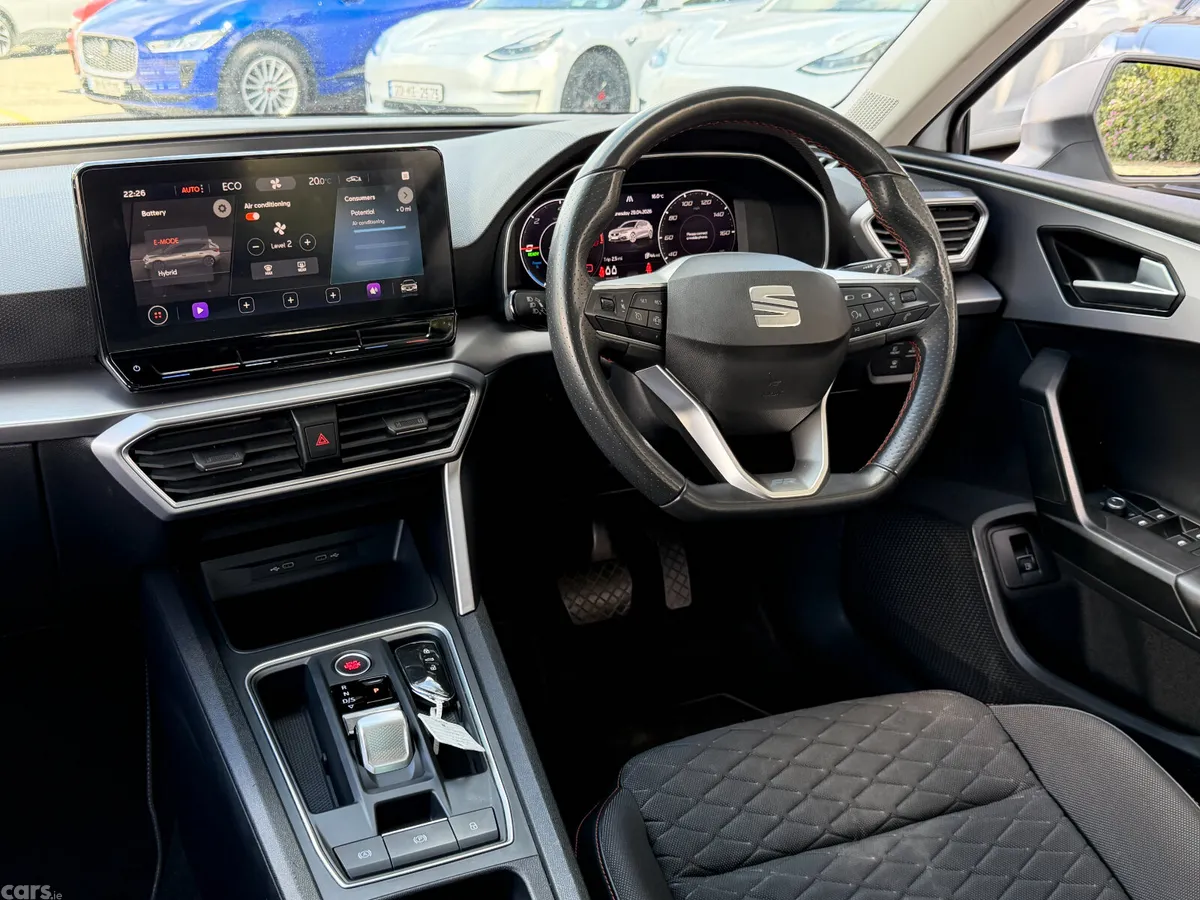 SEAT Leon Hatchback, Petrol Plug-in Hybrid, 2021, White