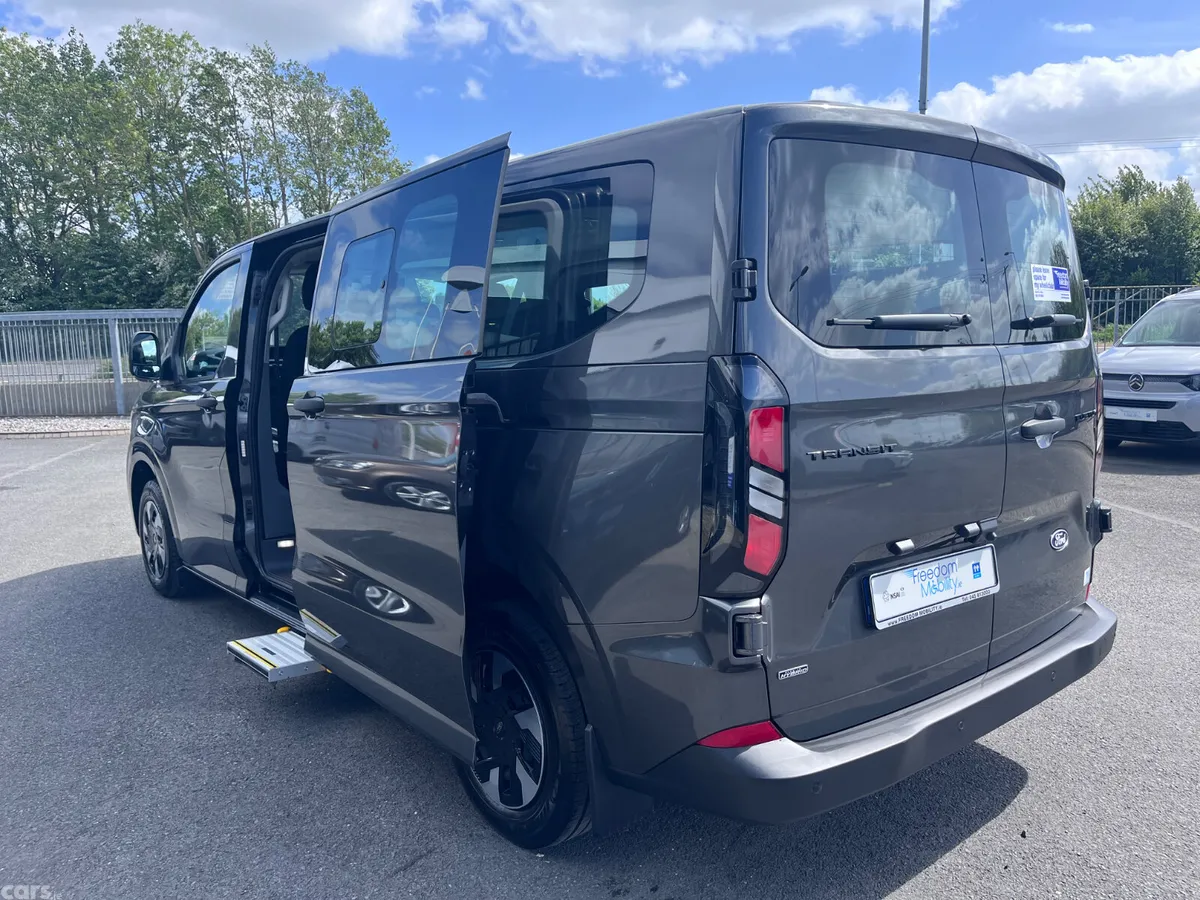 Ford Tourneo Custom MPV, Petrol Plug-in Hybrid, 2027, Grey