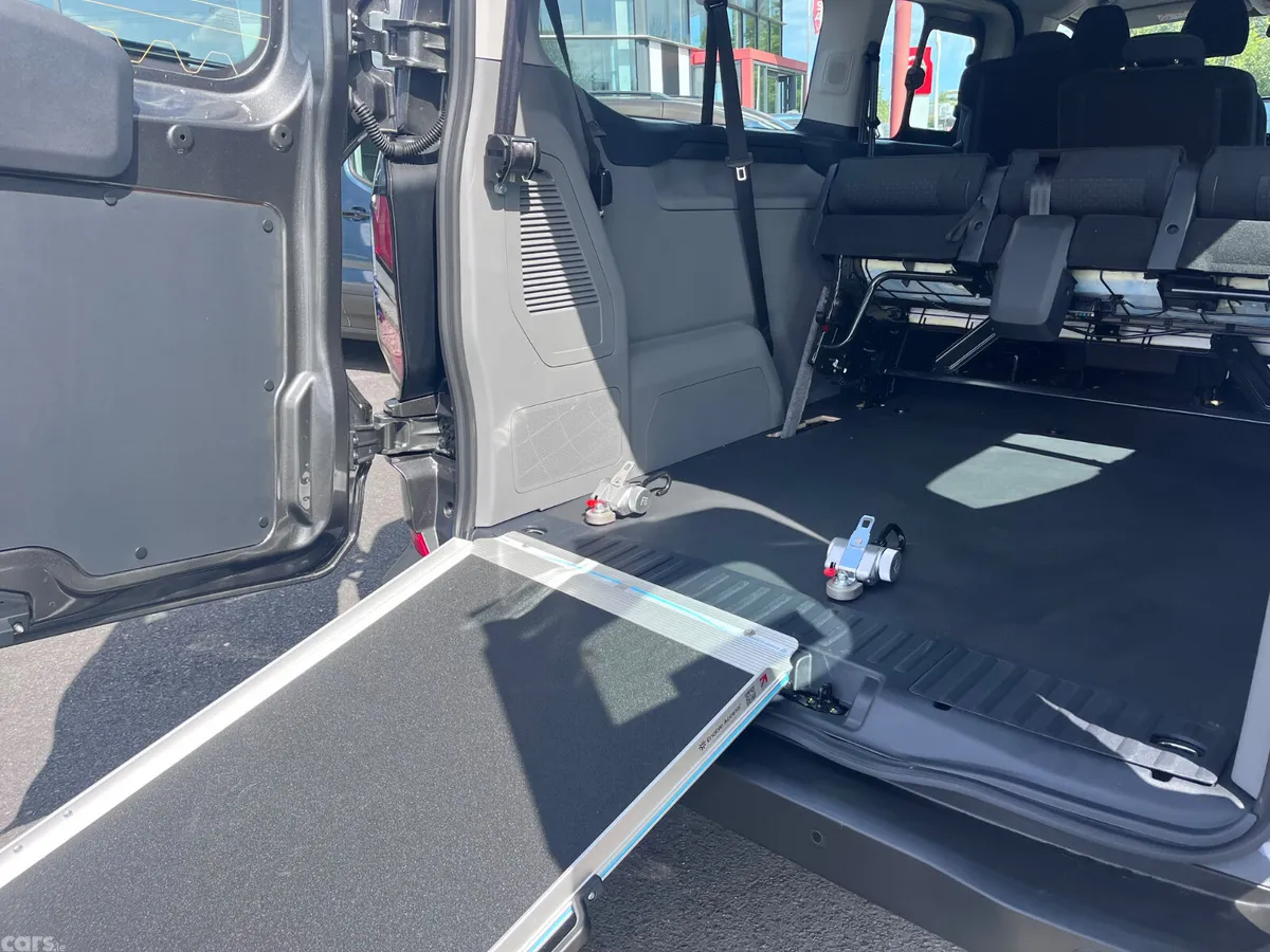 Ford Tourneo Custom MPV, Petrol Plug-in Hybrid, 2027, Grey