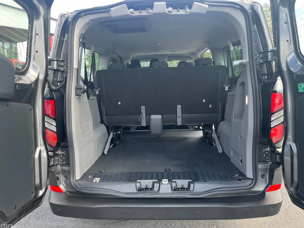 Ford Tourneo Custom MPV, Petrol Plug-in Hybrid, 2027, Grey
