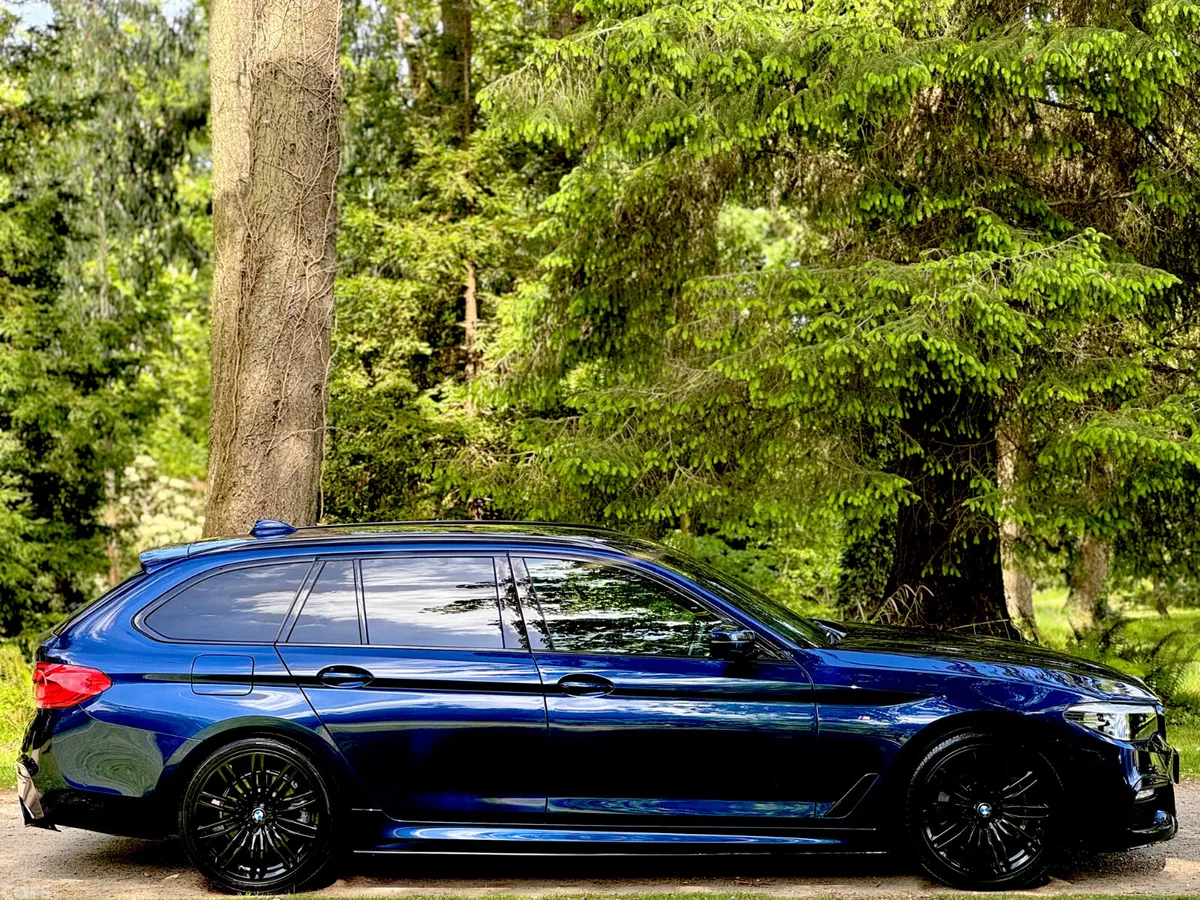 BMW 5-Series Estate, Diesel, 2019, Blue
