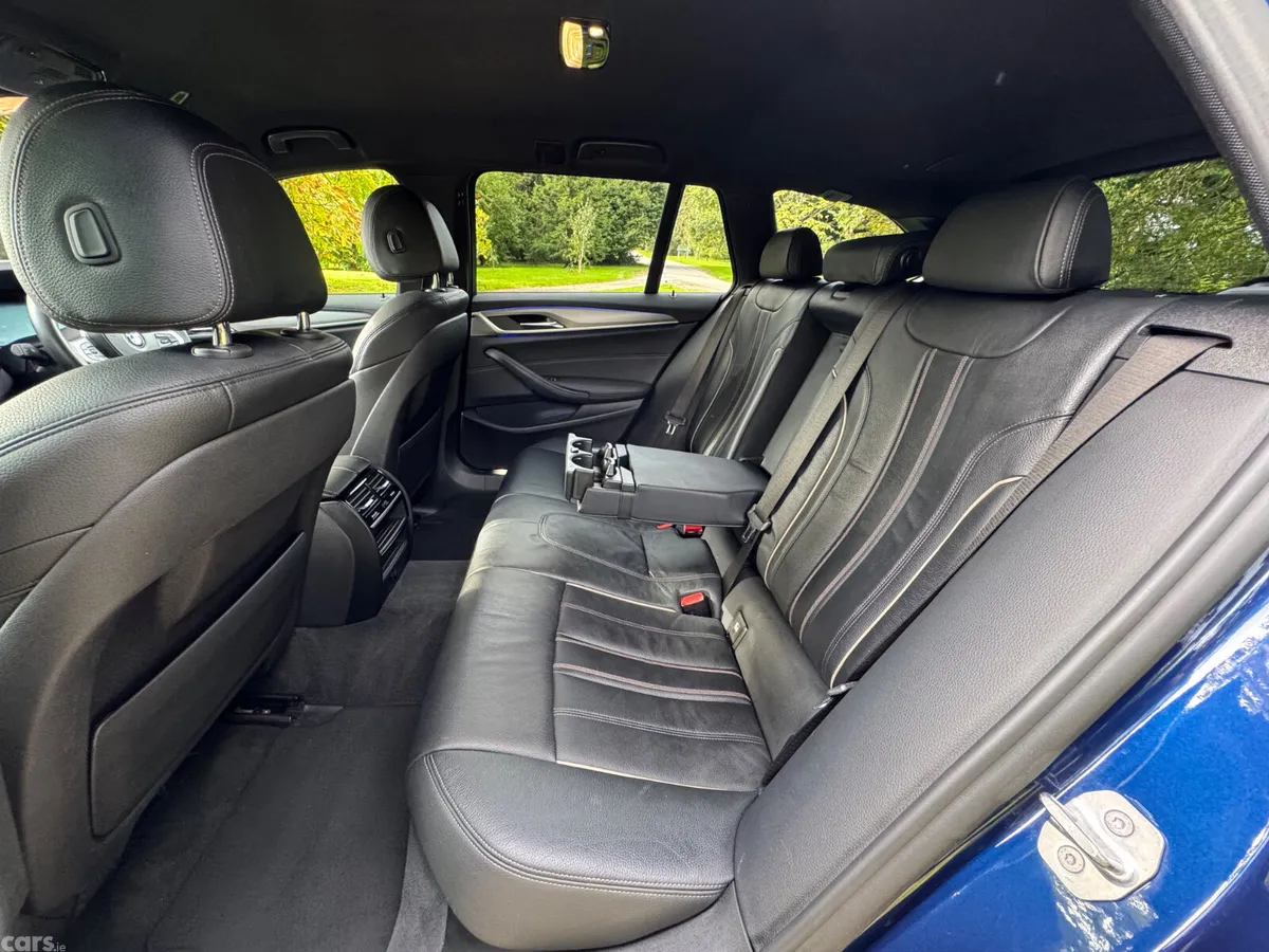 BMW 5-Series Estate, Diesel, 2019, Blue