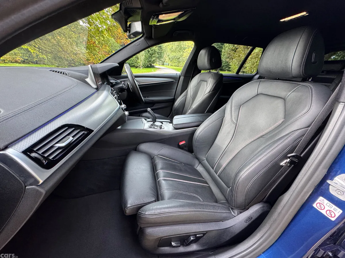 BMW 5-Series Estate, Diesel, 2019, Blue