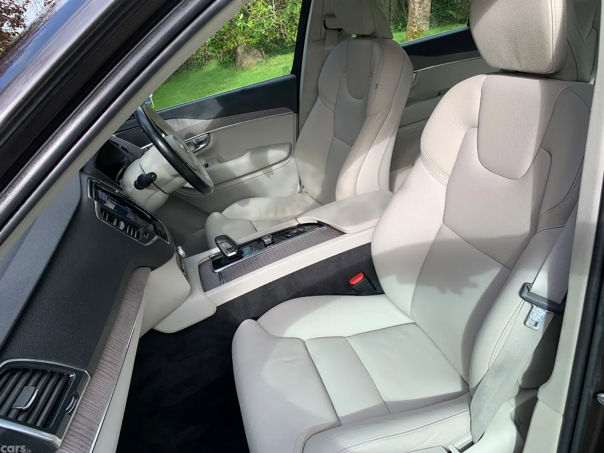 Volvo XC90 SUV, Petrol Plug-in Hybrid, 2023, Grey
