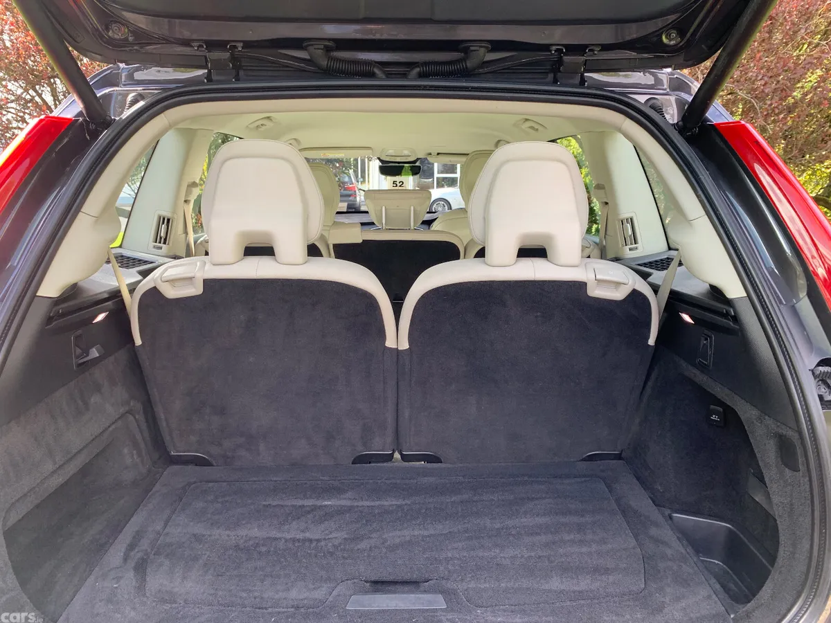 Volvo XC90 SUV, Petrol Plug-in Hybrid, 2023, Grey