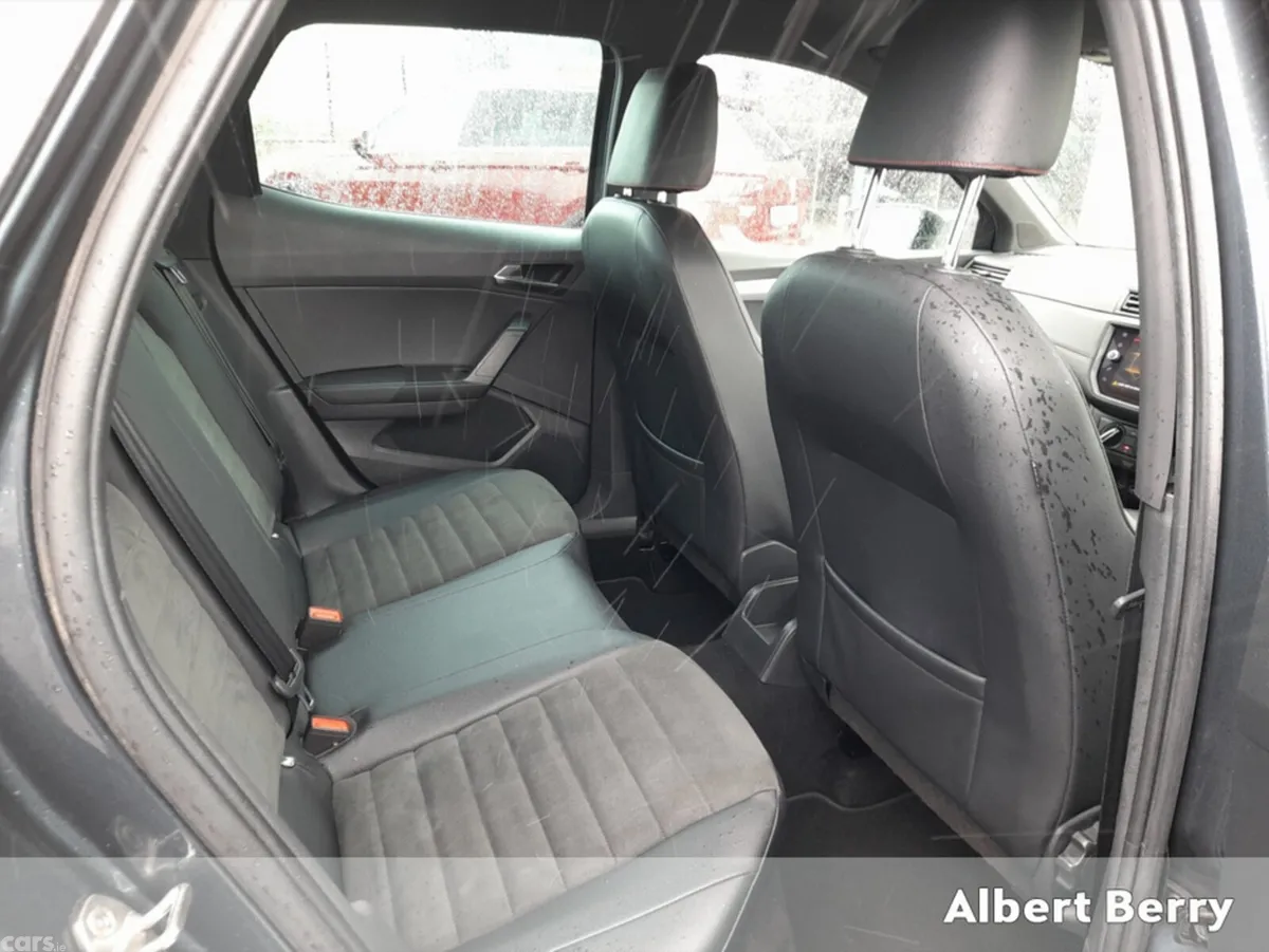 SEAT Arona Hatchback, Petrol, 2020, Grey