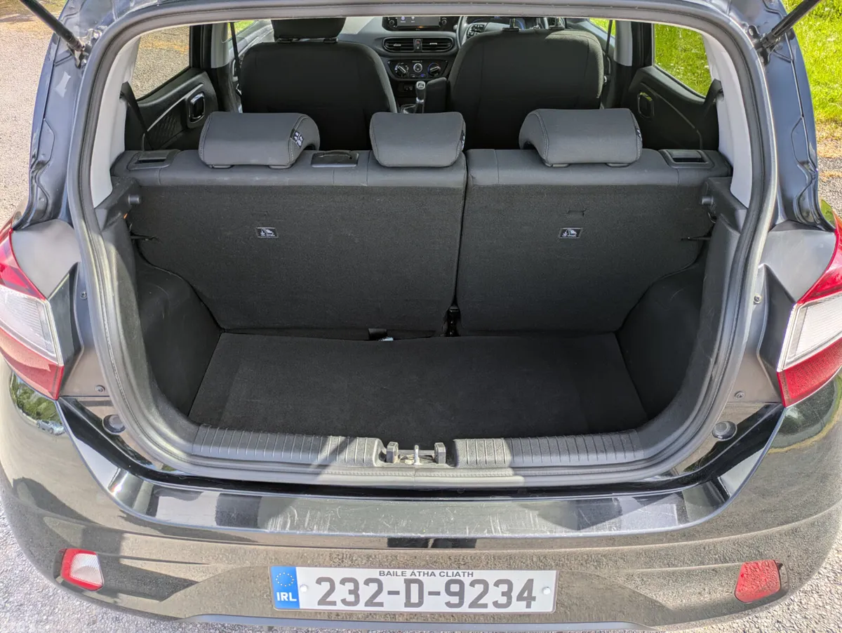 Hyundai i10 Hatchback, Petrol, 2023, Black