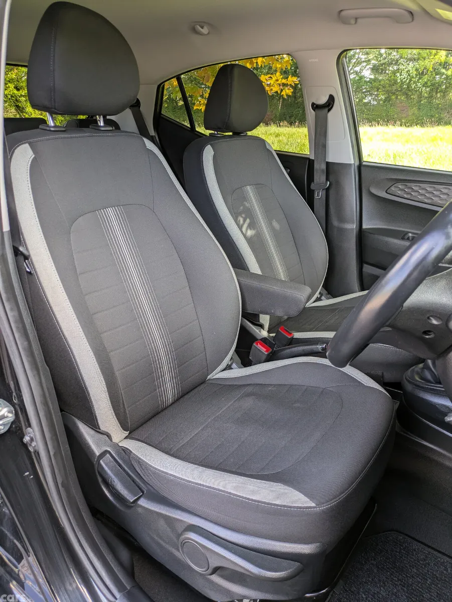 Hyundai i10 Hatchback, Petrol, 2023, Black
