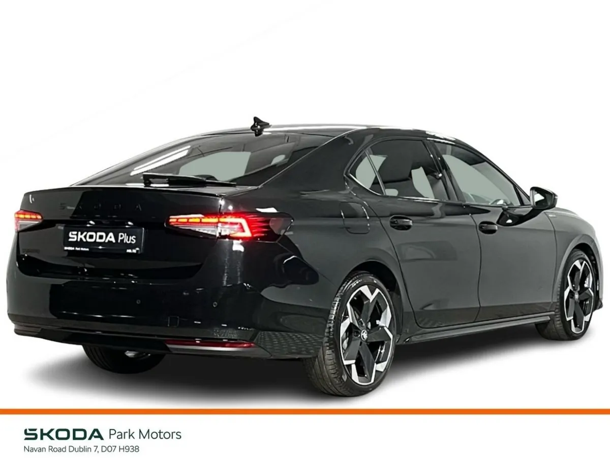 Skoda Superb Saloon, Diesel, 2025, Black