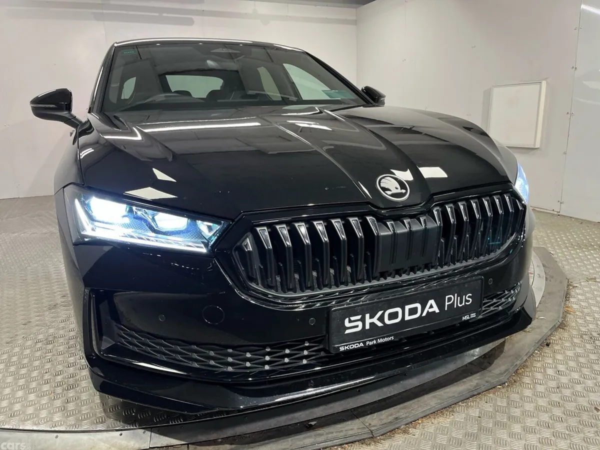 Skoda Superb Saloon, Diesel, 2025, Black