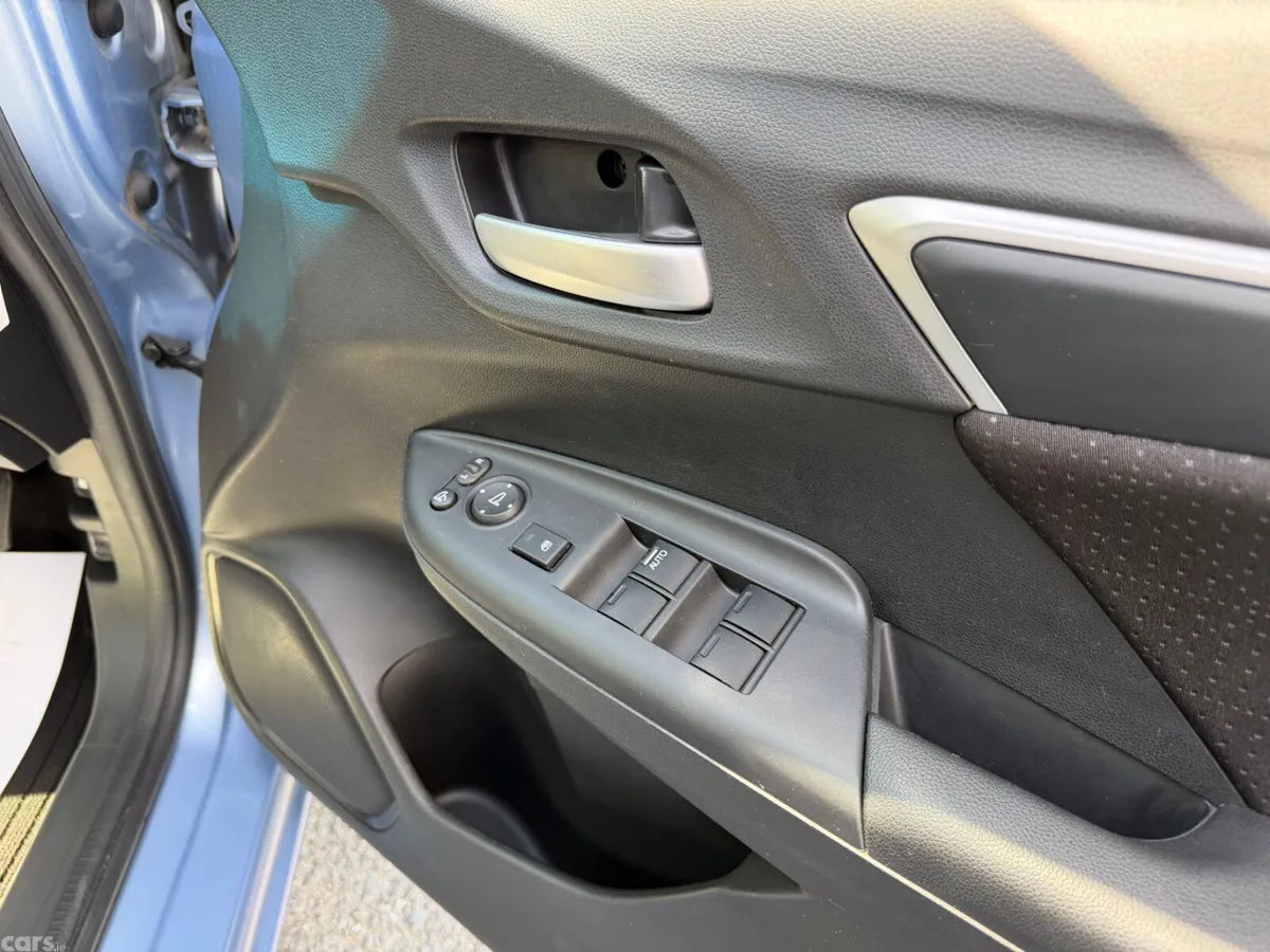 Honda Fit Hatchback, Petrol Hybrid, 2017, Blue
