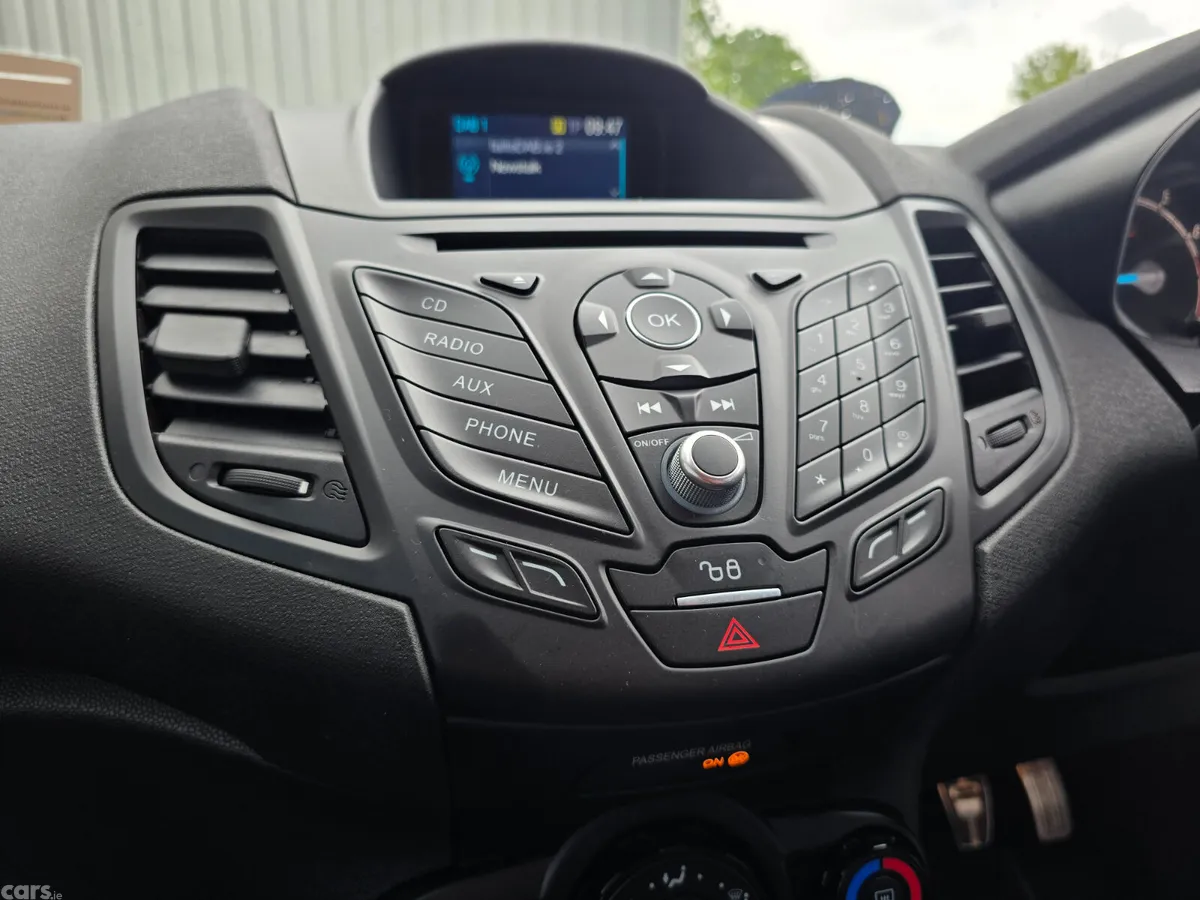 Ford Fiesta Hatchback, Petrol, 2017, Red