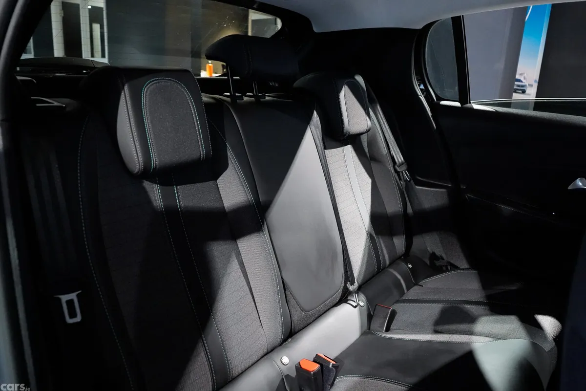 Peugeot 208 Hatchback, Electric, 2023, Black