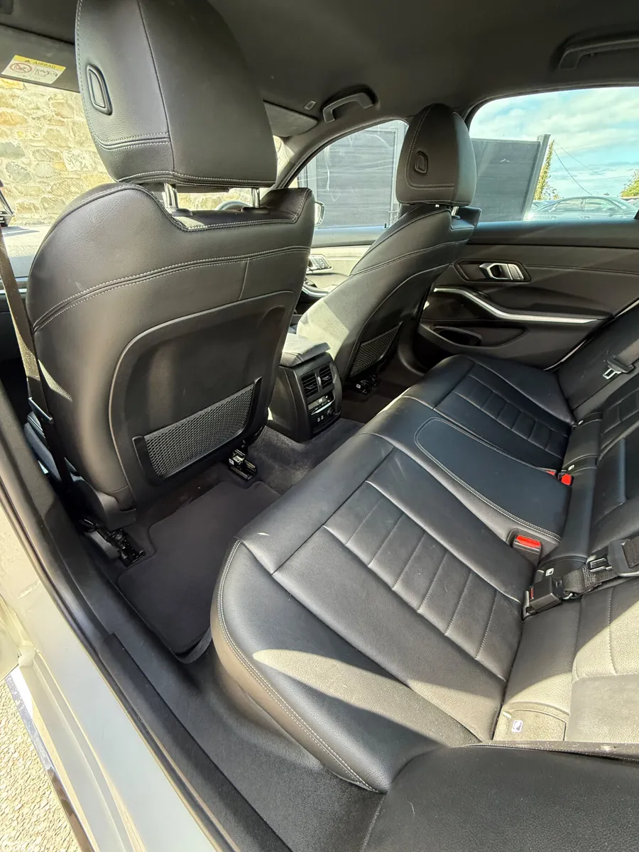 BMW 3-Series Saloon, Diesel, 2019, White