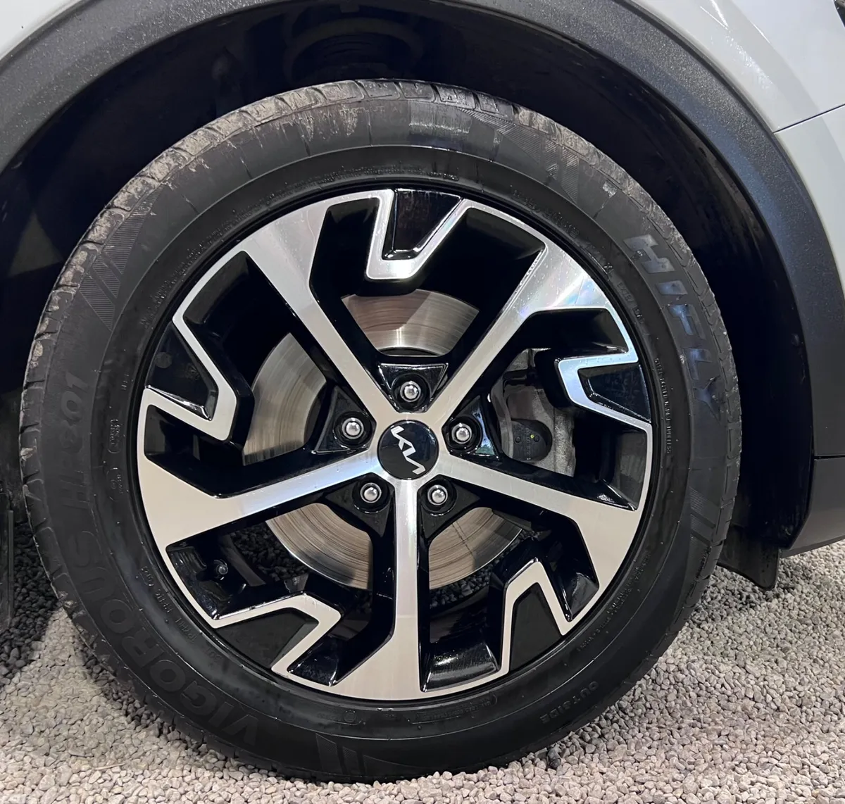 Kia Sportage SUV, Diesel Hybrid, 2023, White