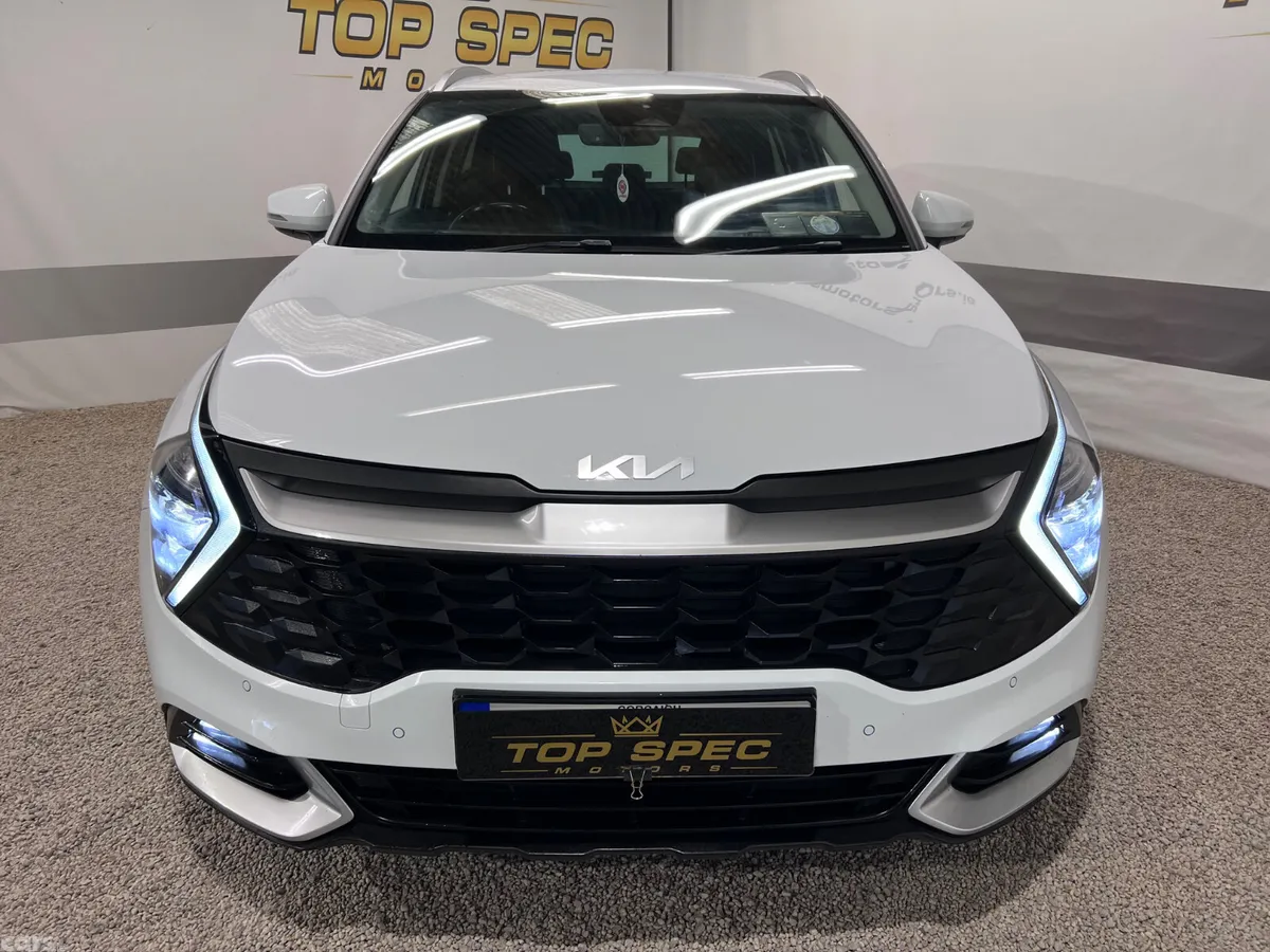 Kia Sportage SUV, Diesel Hybrid, 2023, White
