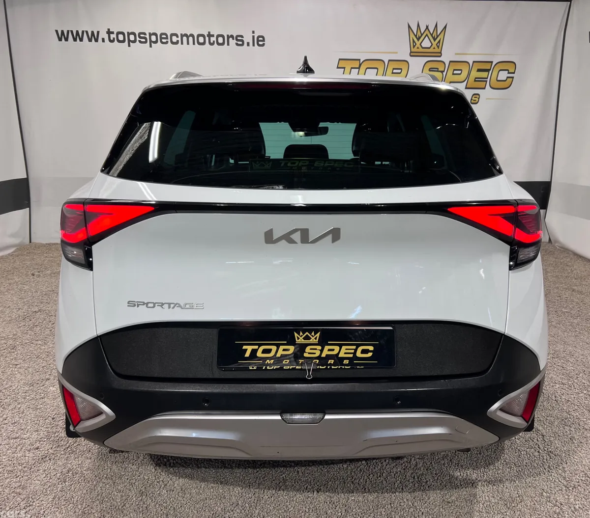 Kia Sportage SUV, Diesel Hybrid, 2023, White