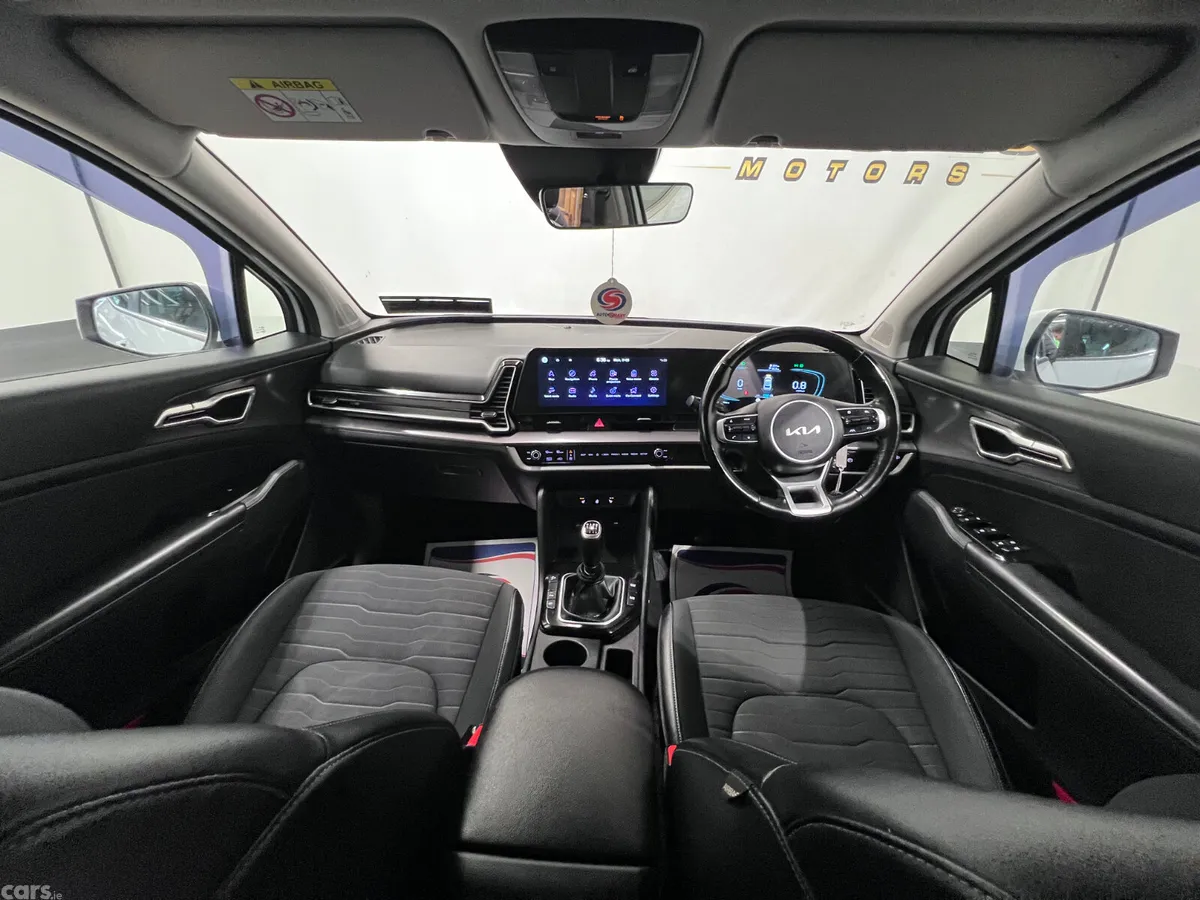 Kia Sportage SUV, Diesel Hybrid, 2023, White
