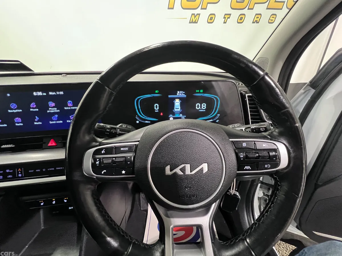 Kia Sportage SUV, Diesel Hybrid, 2023, White