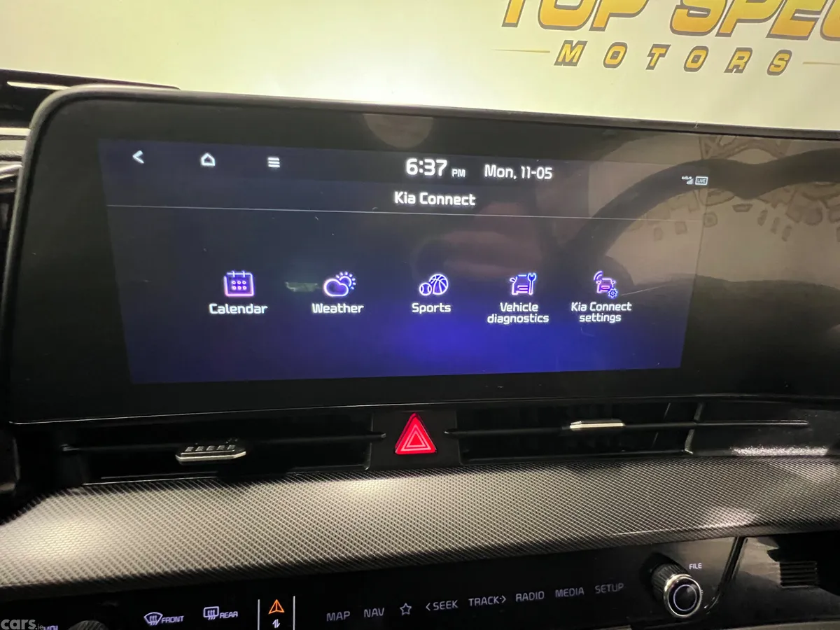 Kia Sportage SUV, Diesel Hybrid, 2023, White