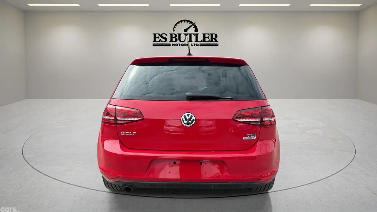 Volkswagen Golf Hatchback, Petrol, 2017, Red