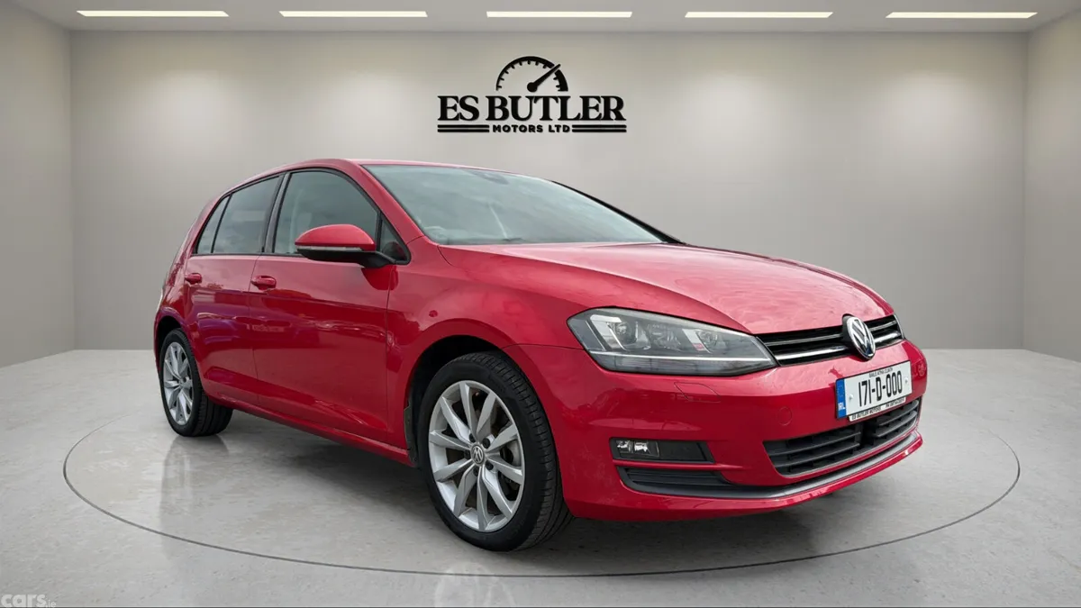 Volkswagen Golf Hatchback, Petrol, 2017, Red