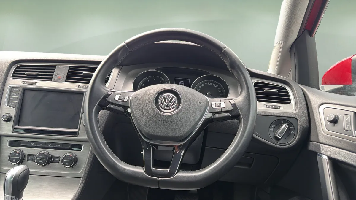 Volkswagen Golf Hatchback, Petrol, 2017, Red