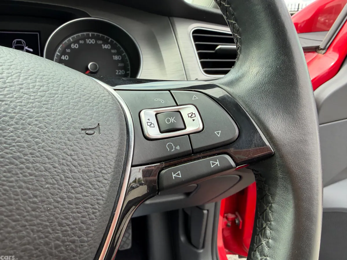 Volkswagen Golf Hatchback, Petrol, 2017, Red