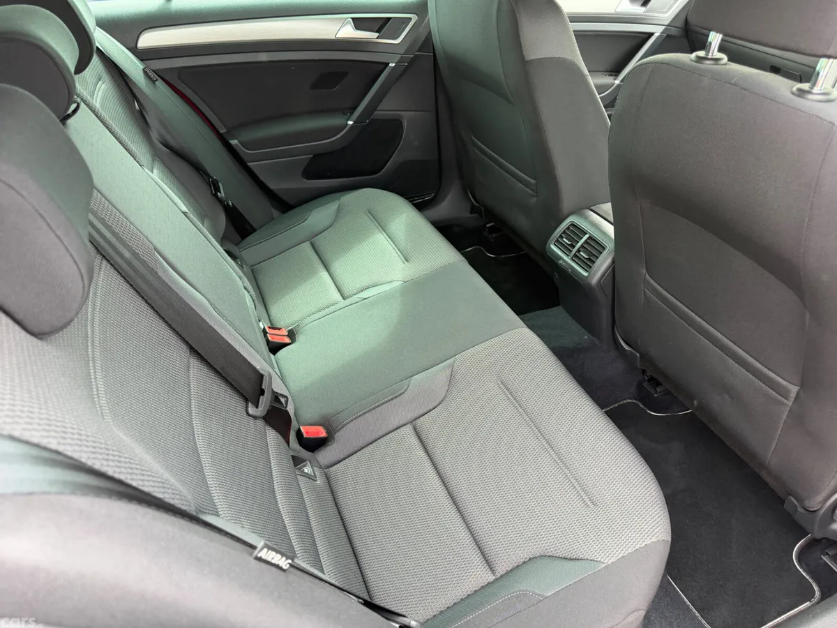 Volkswagen Golf Hatchback, Petrol, 2017, Red