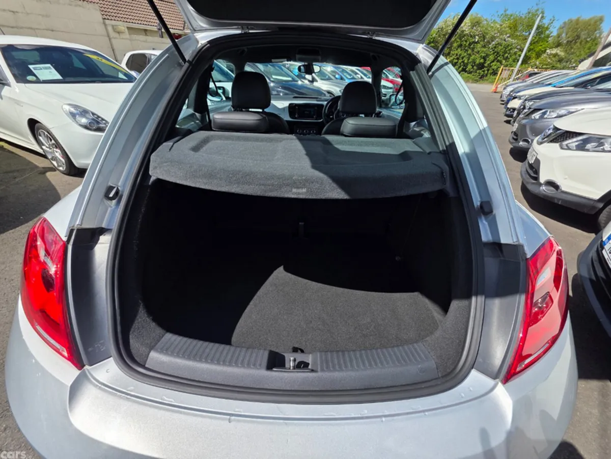 Volkswagen Beetle Coupe, Petrol, 2014, Silver