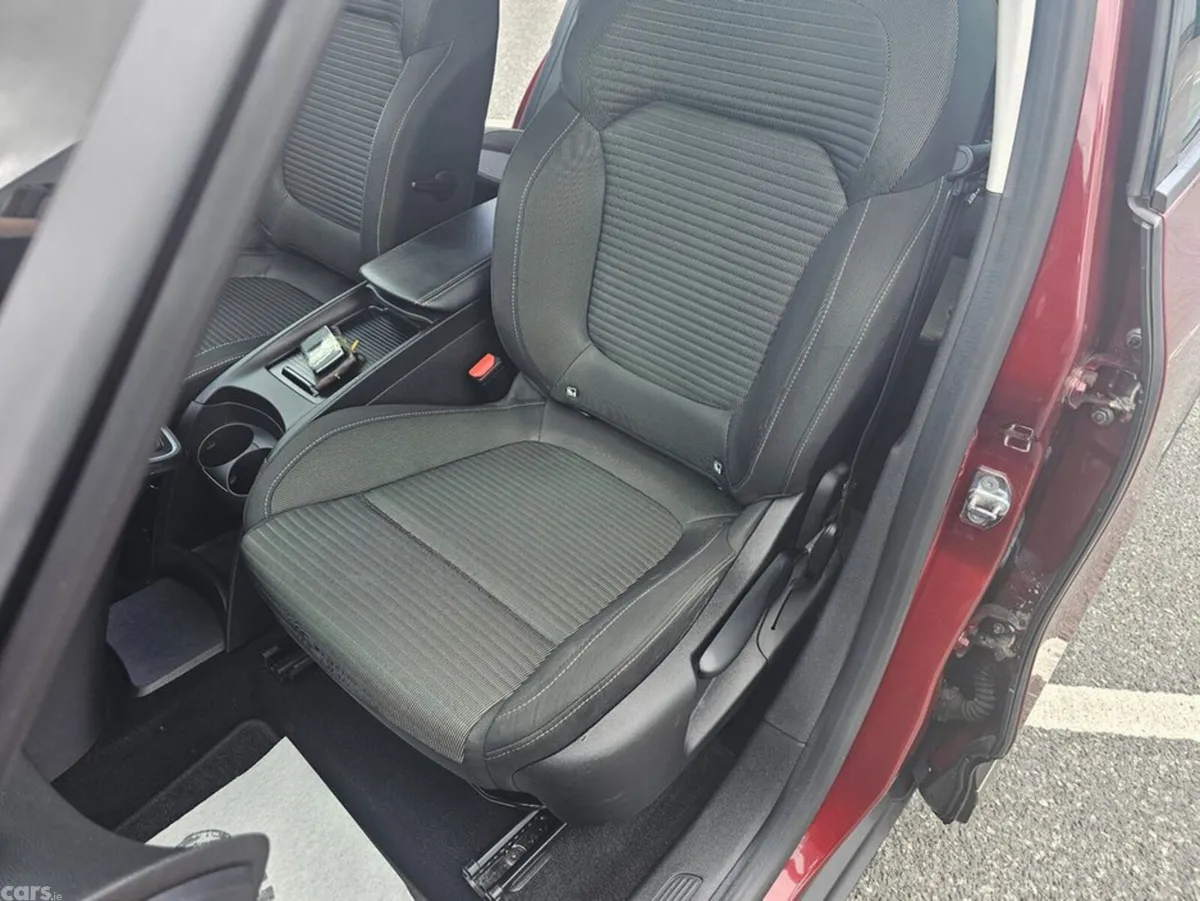 Renault Grand Scenic Hatchback, Diesel, 2020, Red