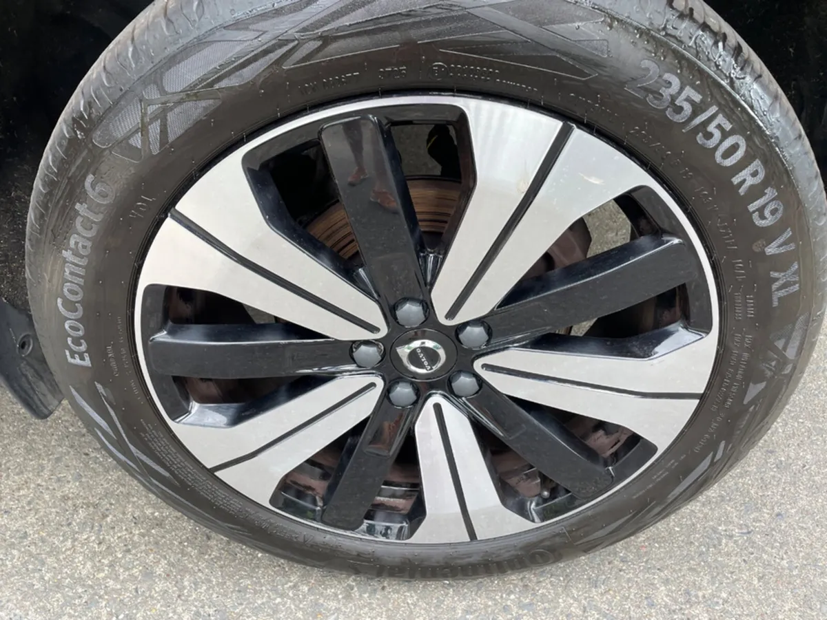 Volvo XC40 SUV, Petrol Plug-in Hybrid, 2023, Grey