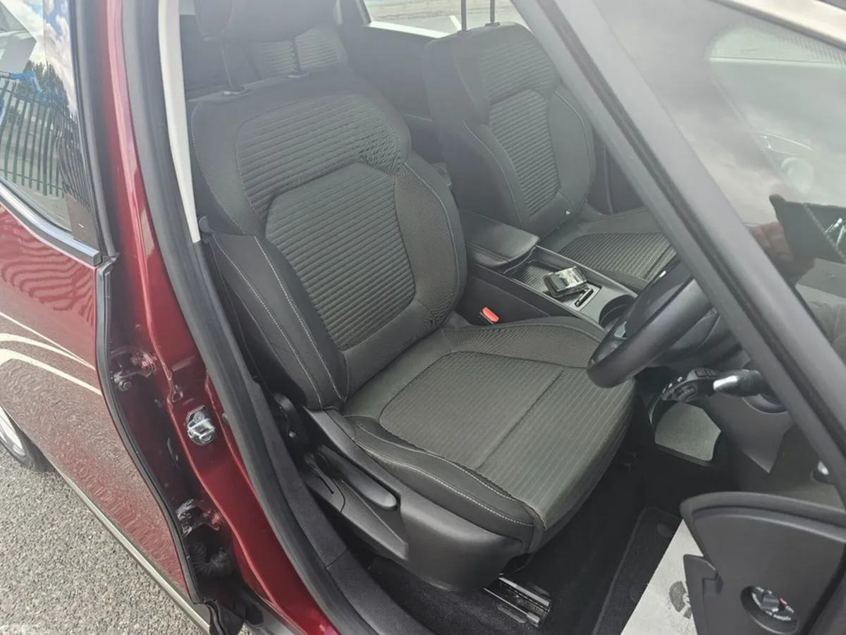 Renault Grand Scenic Hatchback, Diesel, 2020, Red