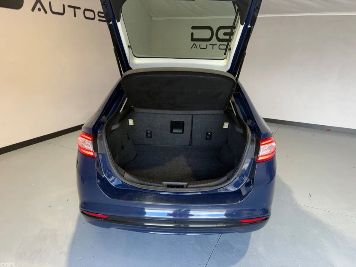 Ford Mondeo Hatchback, Diesel, 2017, Blue