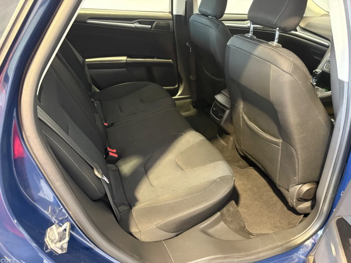Ford Mondeo Hatchback, Diesel, 2017, Blue