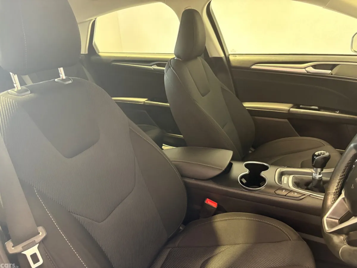Ford Mondeo Hatchback, Diesel, 2017, Blue