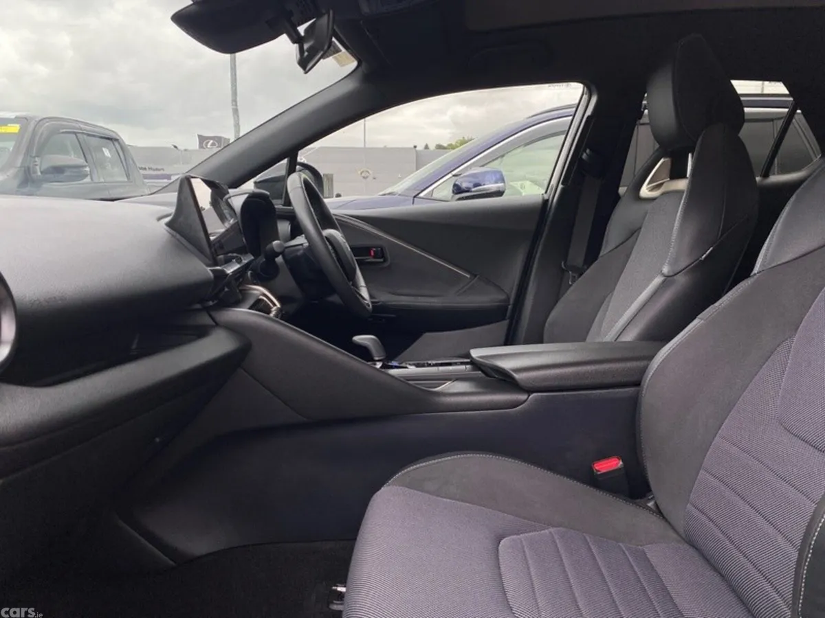 Toyota C-HR SUV, Petrol Hybrid, 2024, Grey