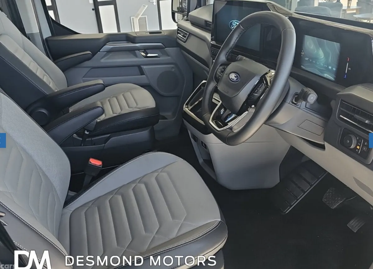 Ford Tourneo MPV, Electric, 2026, Grey