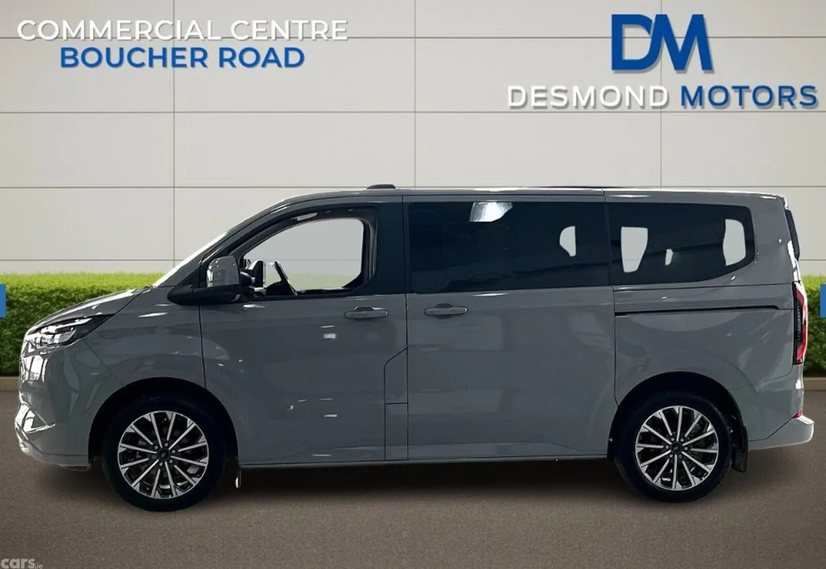 Ford Tourneo MPV, Electric, 2026, Grey