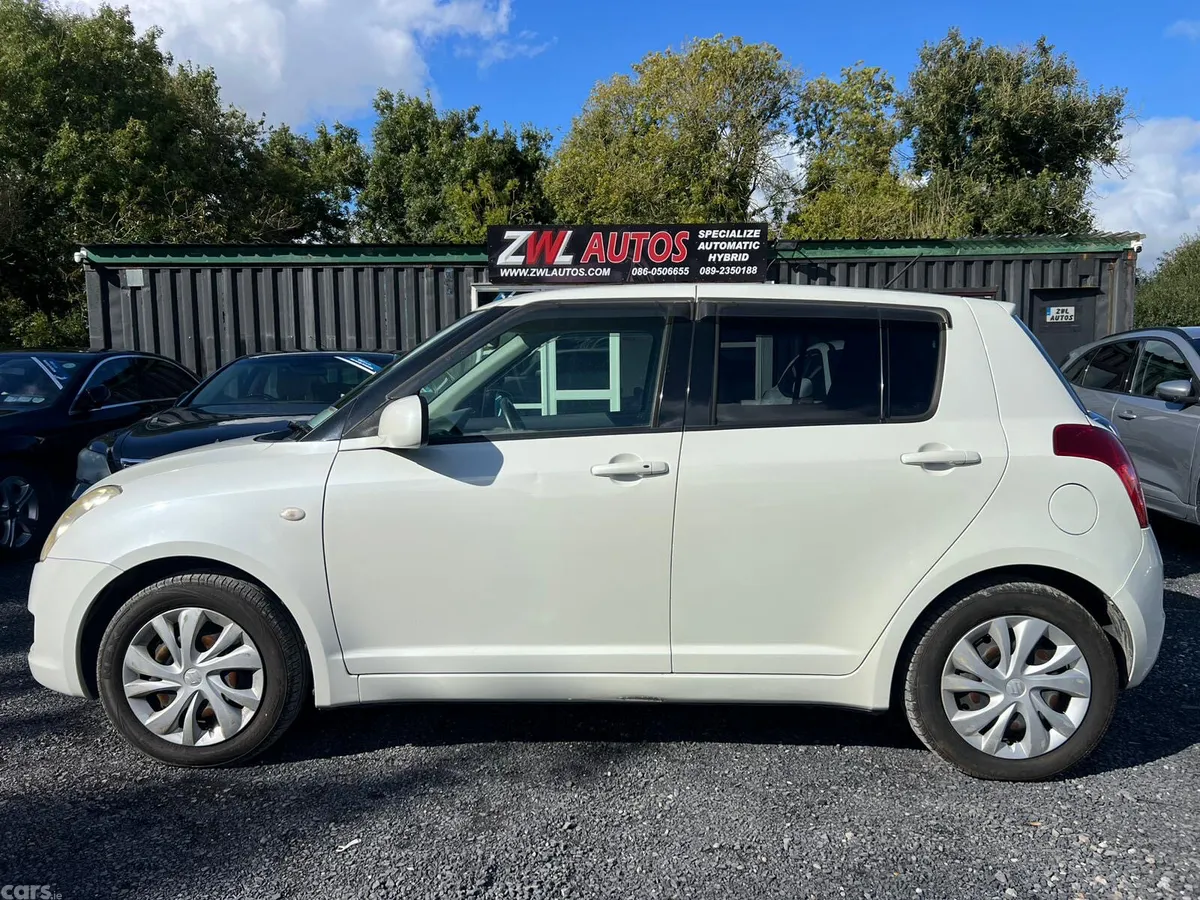 Suzuki Swift Hatchback, Petrol, 2010, White