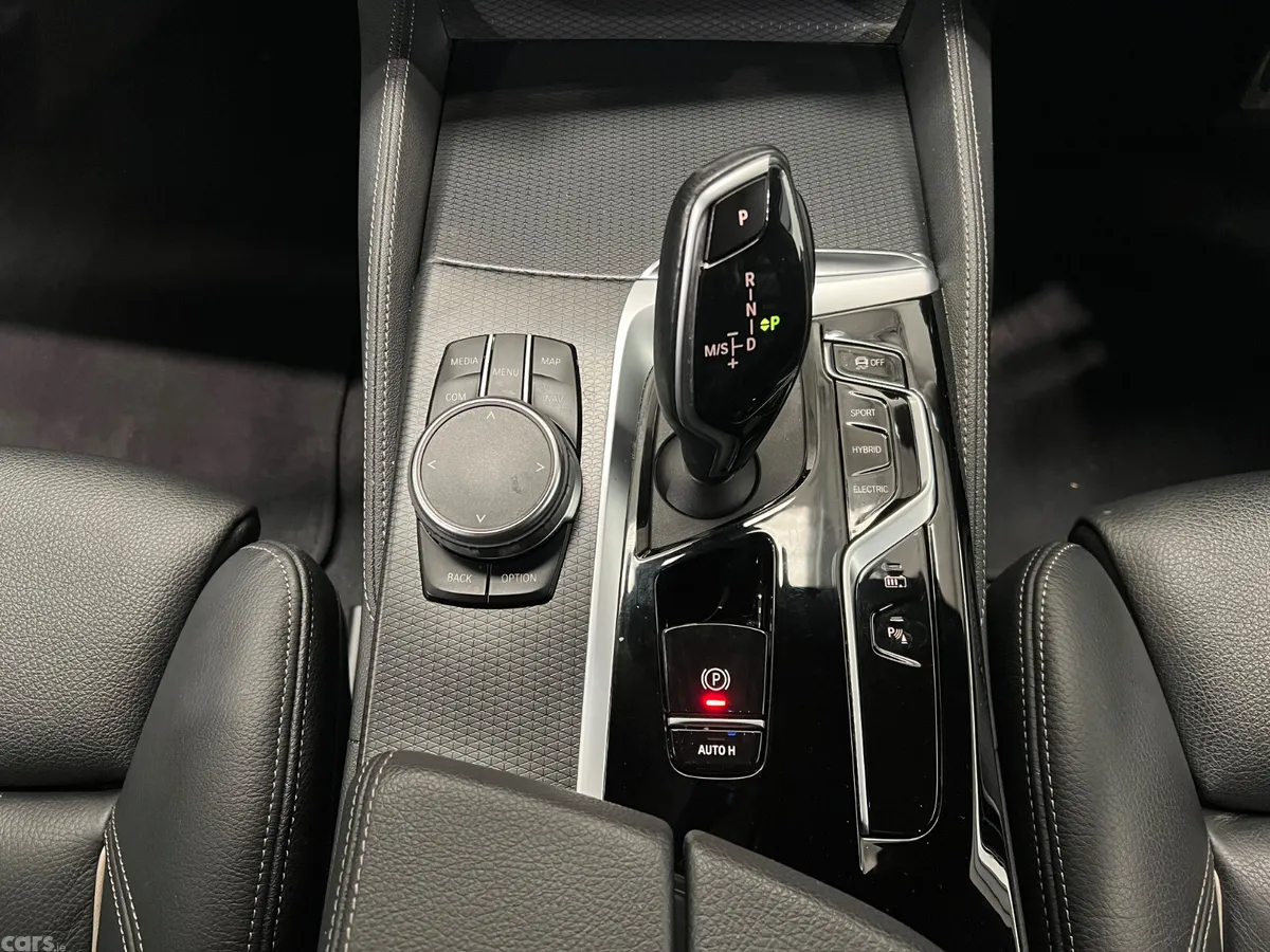 BMW 5-Series Saloon, Petrol Plug-in Hybrid, 2023, Grey