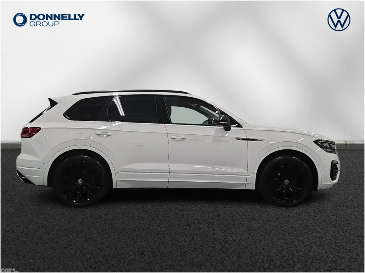 Volkswagen Touareg Estate, Diesel, 2023, White