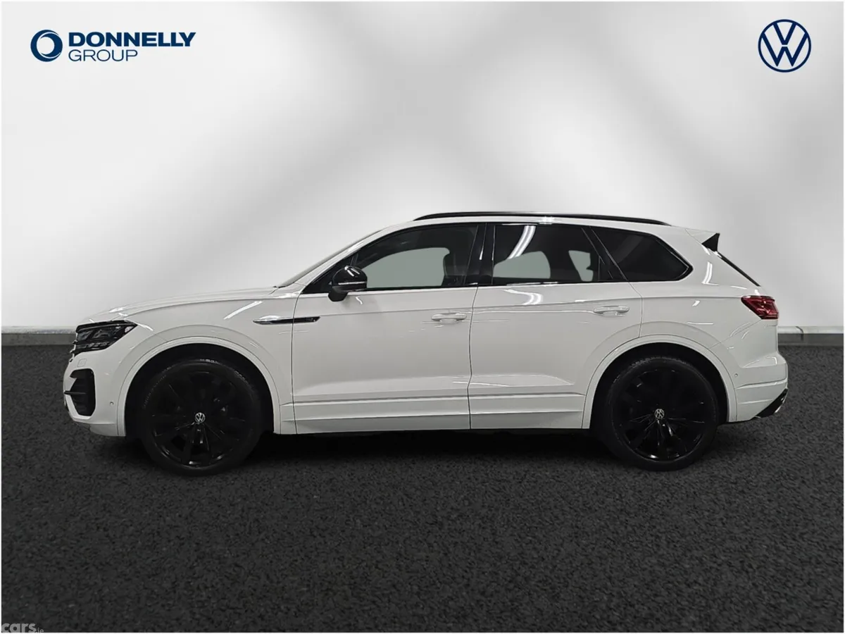 Volkswagen Touareg Estate, Diesel, 2023, White