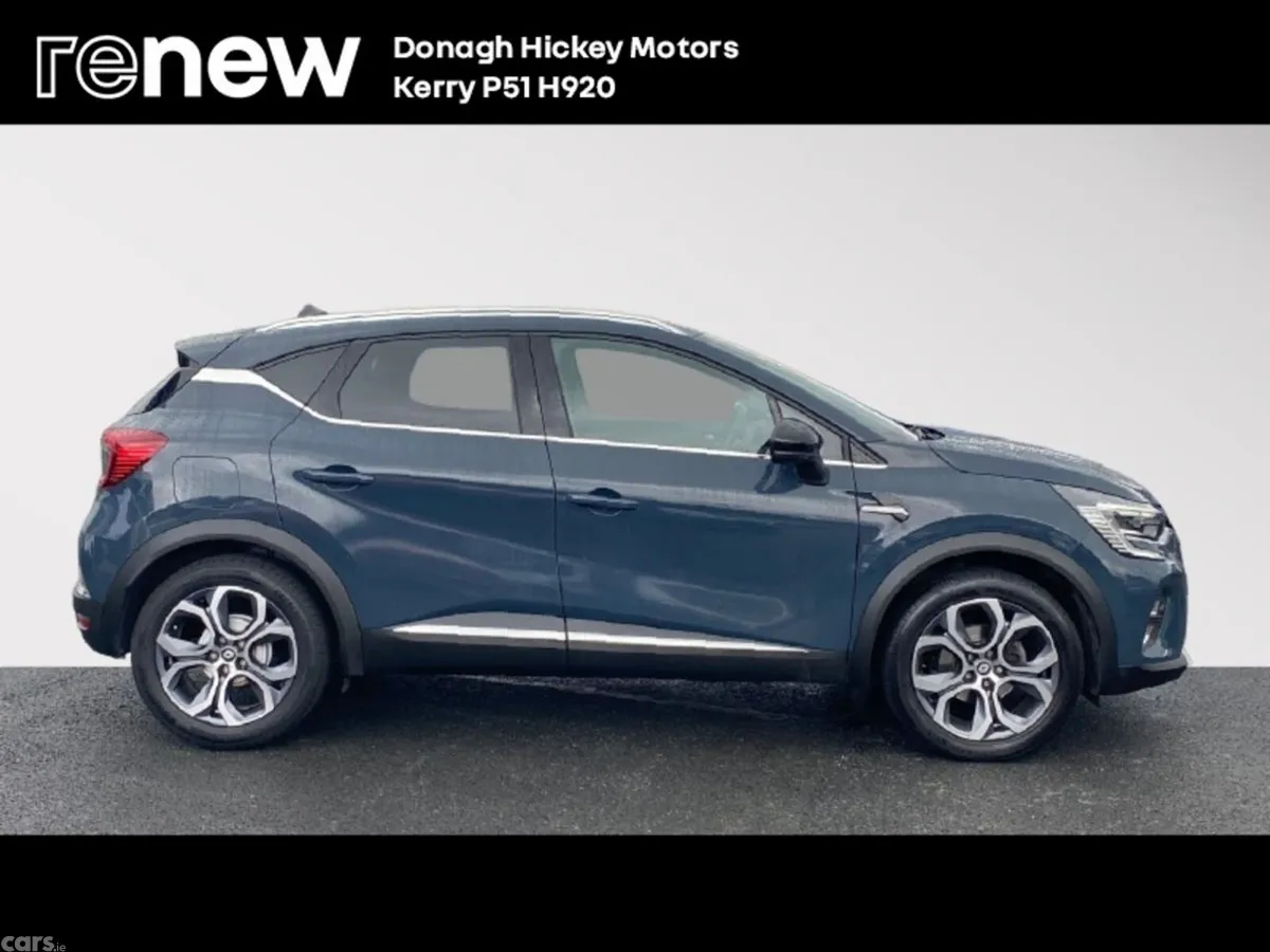 Renault Captur SUV, Petrol, 2023, Blue