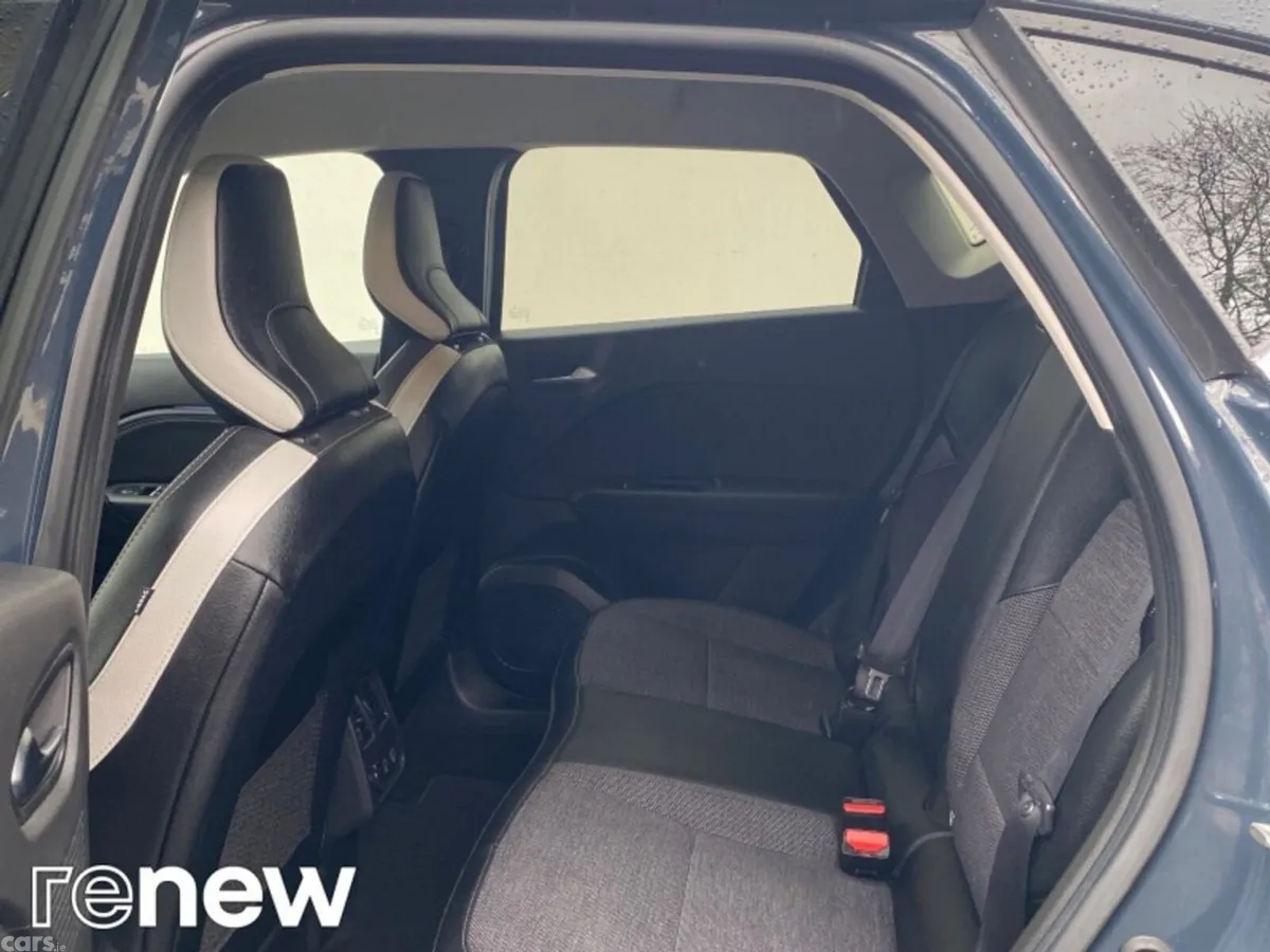 Renault Captur SUV, Petrol, 2023, Blue